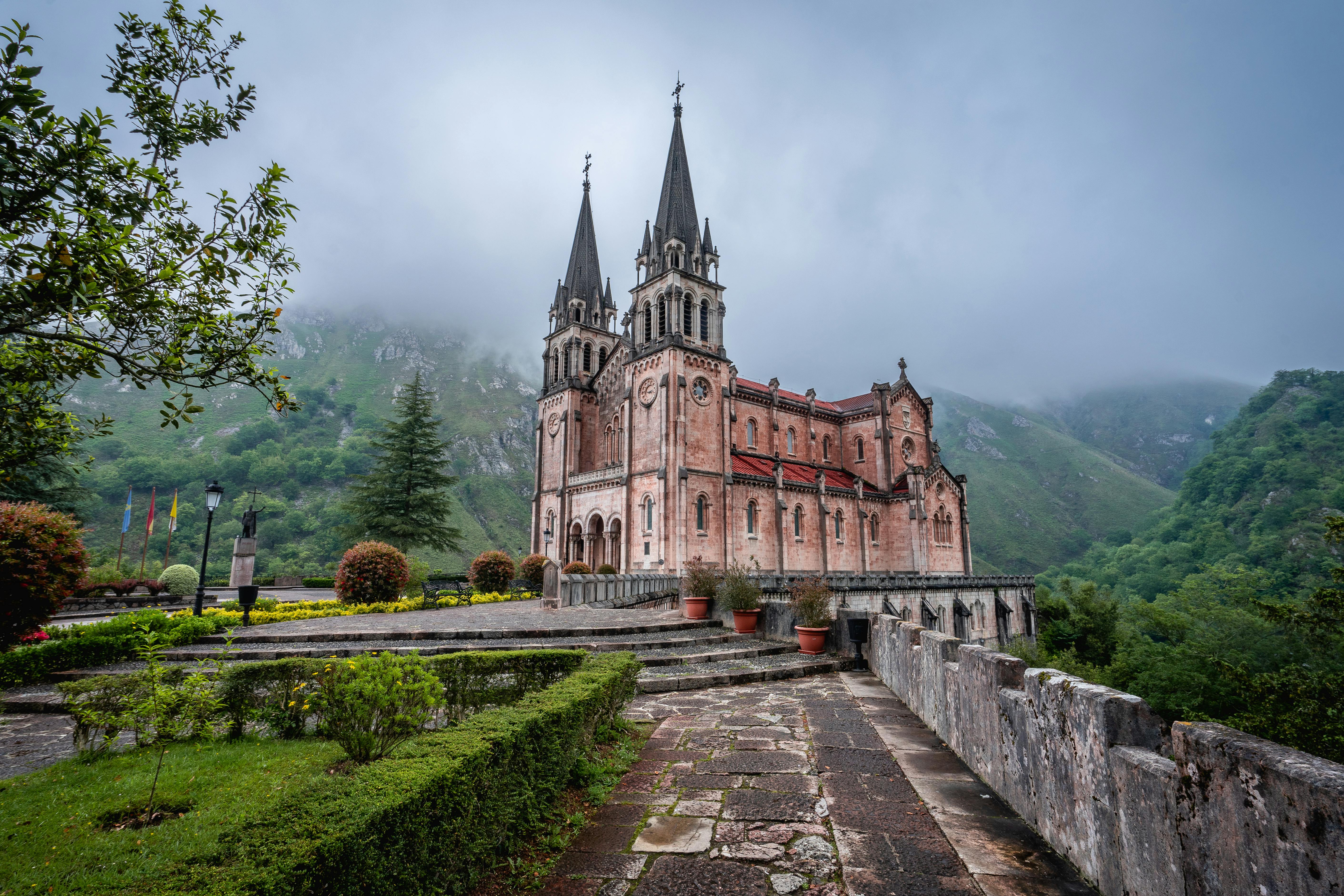 Visita a la Basílica de Covadonga