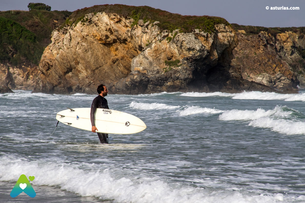 Clase de Surf en la Costa Asturiana